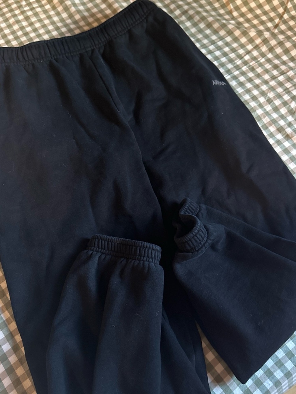 Aritzia Black Mega fit Sweatfleece Sweatpants